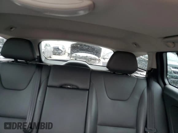 ✅ 2015 Volvo V60 T5 Platinum • VIN: YV4612HMXF1000033 • Лот: 92734025. Опубликован ранее на Copart с пробегом 154 226 миль. Бесплатный доступ к архиву аукционных продаж из США и подробный отчёт об истории автомобиля на DreamBid. Изображение 10.