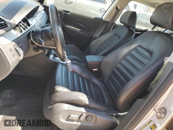 ✅ 2008 Volkswagen Passat 3.6L V6 • VIN: WVWCU73C88P118266 • Lot: 53649095. Listed on Copart with 50,217 mi. Free auction sales archive from the USA and detailed vehicle history report at DreamBid. Image 7.