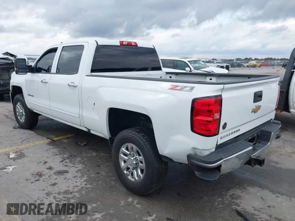 ✅ 2017 Chevrolet Silverado 2500HD LT • VIN: 1GC1KVEY9HF196250 • Lot: 41183166. Wystawiony na IAAI z przebiegiem 135 806 mil. Bezpłatny archiwum sprzedaży aukcyjnych z USA i szczegółowy raport historii pojazdu na DreamBid. Zdjęcie 3.