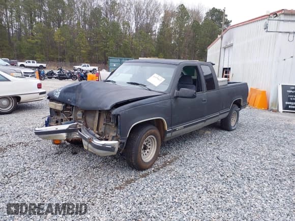 ✅ 1995 Chevrolet Silverado 1500 • VIN: 1GCEC19K5SE147685 • Lot: 41379632. Wystawiony na IAAI z przebiegiem 353 152 mil. Bezpłatny archiwum sprzedaży aukcyjnych z USA i szczegółowy raport historii pojazdu na DreamBid. Zdjęcie 18.