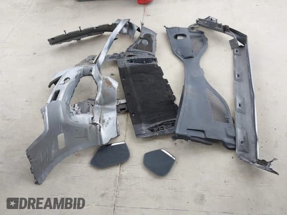 ✅ 2013 Audi A7 Prestige • VIN: WAU2GAFC2DN075879 • Lot: 42863709. Wystawiony na IAAI z przebiegiem 167 185 mil. Bezpłatny archiwum sprzedaży aukcyjnych z USA i szczegółowy raport historii pojazdu na DreamBid. Zdjęcie 12.