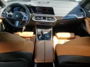 ✅ 2021 BMW X5 sDrive40i • VIN: 5UXCR4C0XM9F10512 • Lot: 54732715. Wystawiony na Copart z przebiegiem Nie podano. Bezpłatny archiwum sprzedaży aukcyjnych z USA i szczegółowy raport historii pojazdu na DreamBid. Zdjęcie 8.