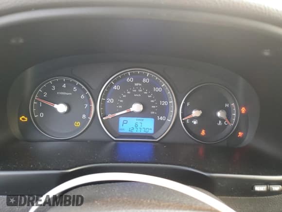 ✅ 2011 Hyundai Santa Fe GLS • VIN: 5XYZGDAB2BG038398 • Lot: 64391274. Listed on Copart with 127,770 mi. Free auction sales archive from the USA and detailed vehicle history report at DreamBid. Image 9.