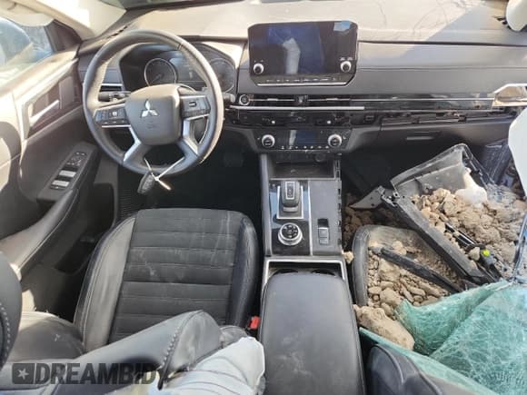 ✅ 2024 Mitsubishi Outlander SE • VIN: JA4J4VA86RZ039138 • Lot: 91006585. Listed on Copart with 40,697 mi. Free auction sales archive from the USA and detailed vehicle history report at DreamBid. Image 8.