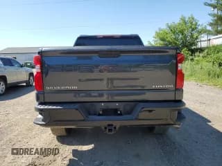 ✅ 2021 Chevrolet Silverado 1500 Custom Trail Boss • VIN: 1GCPYCEH3MZ334614 • Lot: 57960764. Wystawiony na Copart z przebiegiem 37 734 mil. Bezpłatny archiwum sprzedaży aukcyjnych z USA i szczegółowy raport historii pojazdu na DreamBid. Zdjęcie 6.