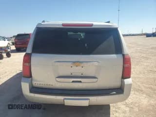 ✅ 2017 Chevrolet Suburban LS • VIN: 1GNSCGEC1HR139533 • Lot: 74292594. Wystawiony na Copart z przebiegiem 150 442 mil. Bezpłatny archiwum sprzedaży aukcyjnych z USA i szczegółowy raport historii pojazdu na DreamBid. Zdjęcie 6.