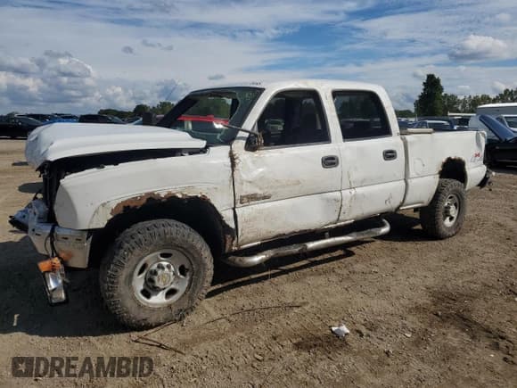 ✅ 2005 Chevrolet Silverado 2500HD Work Truck • VIN: 1GCHK23255F912309 • Lot: 81775895. Wystawiony na Copart z przebiegiem Nie podano. Bezpłatny archiwum sprzedaży aukcyjnych z USA i szczegółowy raport historii pojazdu na DreamBid. Zdjęcie 1.