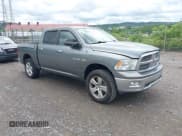 ✅ 2009 Dodge 1500 Laramie • VIN: 1D3HV13T69J527085 • Lot: 42557525. Wystawiony na IAAI z przebiegiem 100 750 mil. Bezpłatny archiwum sprzedaży aukcyjnych z USA i szczegółowy raport historii pojazdu na DreamBid. Zdjęcie 1.