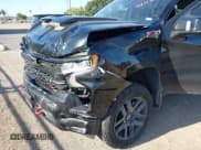 ✅ 2022 Chevrolet Silverado 1500 LT Trail Boss • VIN: 3GCUDFED6NG637224 • Lot: 43317334. Wystawiony na IAAI z przebiegiem 41 714 mil. Bezpłatny archiwum sprzedaży aukcyjnych z USA i szczegółowy raport historii pojazdu na DreamBid. Zdjęcie 6.