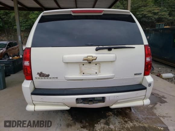 ✅ 2007 Chevrolet Suburban LT • VIN: 3GNFC16097G270307 • Lot: 70648294. Wystawiony na Copart z przebiegiem 218 283 mil. Bezpłatny archiwum sprzedaży aukcyjnych z USA i szczegółowy raport historii pojazdu na DreamBid. Zdjęcie 6.