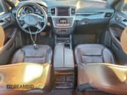 ✅ 2013 Mercedes-Benz M 350 • VIN: 4JGDA2EB9DA161513 • Lot: 96277595. Wystawiony na Copart z przebiegiem 123 284 mil. Bezpłatny archiwum sprzedaży aukcyjnych z USA i szczegółowy raport historii pojazdu na DreamBid. Zdjęcie 8.