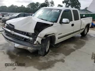 2000 Chevrolet Silverado 1500 LS z VIN 1GCEC19T1YZ371644, wystawiony jako Copart lot #69552395 z przebiegiem Nie podano mil oraz Szkoda całkowita • Salvage title. Historia ofert i sprzedaży dostępna na DreamBid. Obrazek 1.