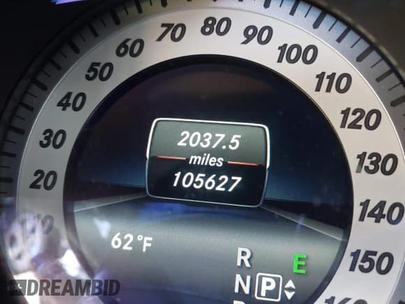 ✅ 2016 Mercedes-Benz E 350 Luxury • VIN: WDDHF8JB1GB266907 • Лот: 41865013. Опубликован ранее на IAAI с пробегом 105 627 миль. Бесплатный доступ к архиву аукционных продаж из США и подробный отчёт об истории автомобиля на DreamBid. Изображение 16.