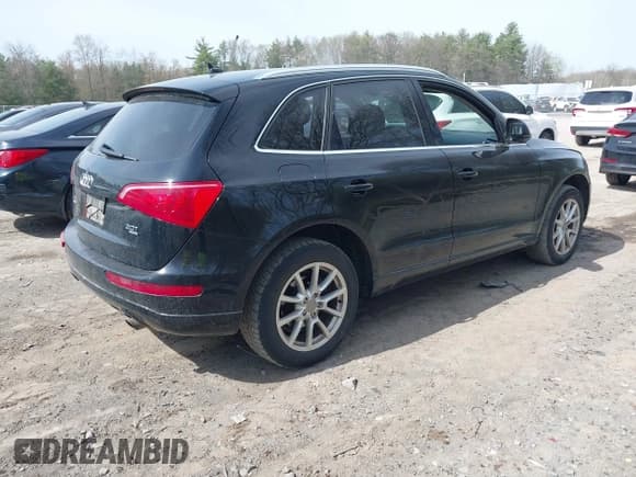 ✅ 2011 Audi Q5 Premium • VIN: WA1CFAFP7BA018122 • Лот: 42142882. Опубликован ранее на IAAI с пробегом 203 568 миль. Бесплатный доступ к архиву аукционных продаж из США и подробный отчёт об истории автомобиля на DreamBid. Изображение 4.