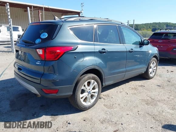 ✅ 2019 Ford Escape SE • VIN: 1FMCU9GD4KUA60546 • Лот: 43163019. Опубликован ранее на IAAI с пробегом 145 300 миль. Бесплатный доступ к архиву аукционных продаж из США и подробный отчёт об истории автомобиля на DreamBid. Изображение 4.