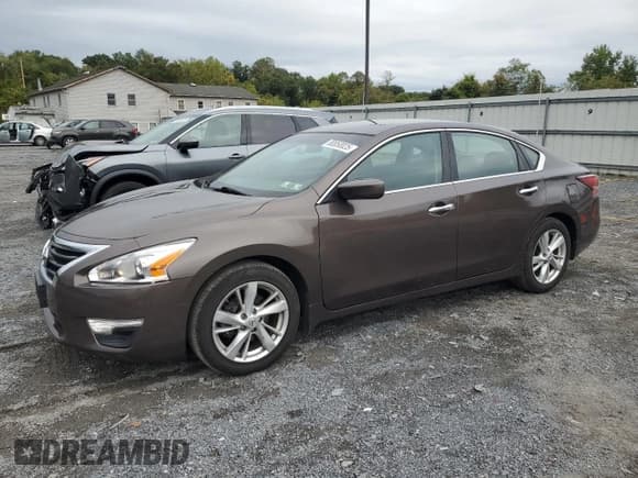 ✅ 2014 Nissan Altima SV • VIN: 1N4AL3AP4EC110604 • Lot: 80850025. Listed on Copart with 141,516 mi. Free auction sales archive from the USA and detailed vehicle history report at DreamBid. Image 1.