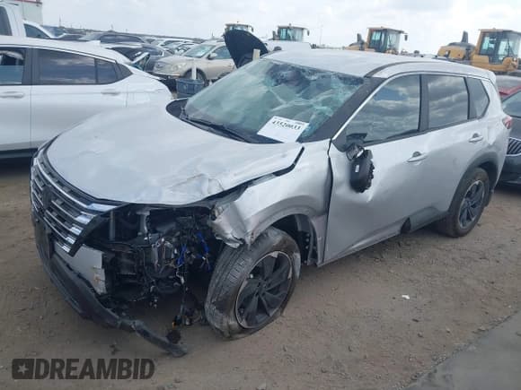 ✅ 2025 Nissan Rogue SV • VIN: 5N1BT3BA4SC806802 • Lot: 43520033. Listed on IAAI with 7,139 mi. Free auction sales archive from the USA and detailed vehicle history report at DreamBid. Image 2.