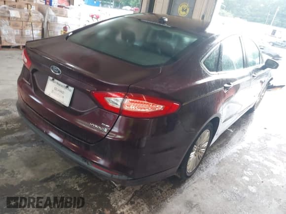 ✅ 2013 Ford Fusion SE Hybrid • VIN: 3FA6P0LU2DR178539 • Lot: 42916153. Wystawiony na IAAI z przebiegiem 180 936 mil. Bezpłatny archiwum sprzedaży aukcyjnych z USA i szczegółowy raport historii pojazdu na DreamBid. Zdjęcie 4.