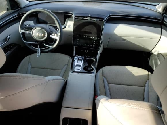 ✅ 2024 Hyundai Tucson Limited • VIN: 5NMJE3DE0RH400389 • Lot: 73637434. Wystawiony na Copart z przebiegiem Nie podano. Bezpłatny archiwum sprzedaży aukcyjnych z USA i szczegółowy raport historii pojazdu na DreamBid. Zdjęcie 8.