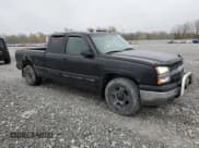 ✅ 2005 Chevrolet Silverado 1500 LS • VIN: 1GCEC19Z35Z294517 • Лот: 90684555. Опубликован ранее на Copart с пробегом 214 131 миль. Бесплатный доступ к архиву аукционных продаж из США и подробный отчёт об истории автомобиля на DreamBid. Изображение 4.
