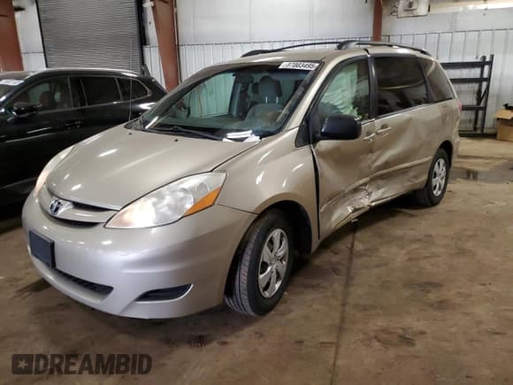 ✅ 2010 Toyota Sienna LE • VIN: 5TDKK4CC0AS295728 • Lot: 87003495. Wystawiony na Copart z przebiegiem 233 790 mil. Bezpłatny archiwum sprzedaży aukcyjnych z USA i szczegółowy raport historii pojazdu na DreamBid. Zdjęcie 1.