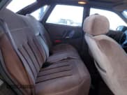 ✅ 1988 Ford Taurus LX • VIN: 1FABP5345JG210480 • Лот: 50248585. Опубликован ранее на Copart с пробегом 47 172 миль. Бесплатный доступ к архиву аукционных продаж из США и подробный отчёт об истории автомобиля на DreamBid. Изображение 10.