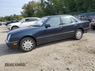 ✅ 1998 Mercedes-Benz E • VIN: WDBJF82F0WX008102 • Лот: 70708074. Опубликован ранее на Copart с пробегом Не указан. Бесплатный доступ к архиву аукционных продаж из США и подробный отчёт об истории автомобиля на DreamBid. Изображение 1.