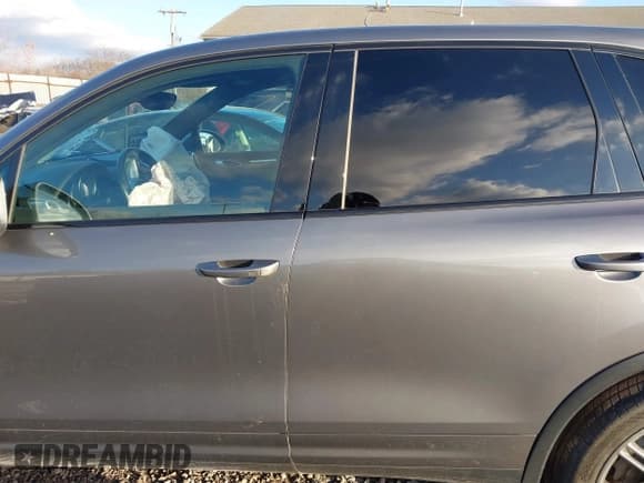 ✅ 2018 Porsche Cayenne S • VIN: WP1AB2A22JLA60905 • Лот: 41172757. Опубликован ранее на IAAI с пробегом 84 396 миль. Бесплатный доступ к архиву аукционных продаж из США и подробный отчёт об истории автомобиля на DreamBid. Изображение 14.