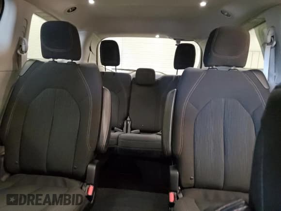 ✅ 2018 Chrysler Pacifica Touring • VIN: 2C4RC1DGXJR148661 • Lot: 91859935. Listed on Copart with 162,861 mi. Free auction sales archive from the USA and detailed vehicle history report at DreamBid. Image 10.