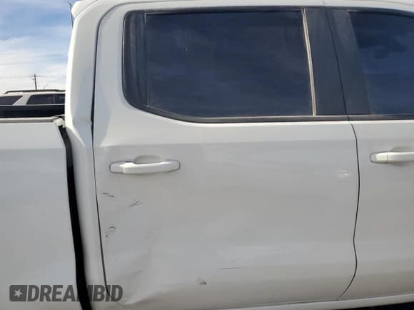 ✅ 2020 Chevrolet Silverado 1500 Custom • VIN: 1GCPWBEF2LZ144946 • Lot: 82609414. Wystawiony na Copart z przebiegiem 57 886 mil. Bezpłatny archiwum sprzedaży aukcyjnych z USA i szczegółowy raport historii pojazdu na DreamBid. Zdjęcie 11.