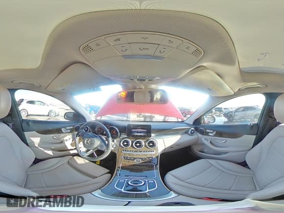 ✅ 2017 Mercedes-Benz C 300 • VIN: 55SWF4JB5HU191121 • Lot: 84738865. Wystawiony na Copart z przebiegiem 81 673 mil. Bezpłatny archiwum sprzedaży aukcyjnych z USA i szczegółowy raport historii pojazdu na DreamBid. Zdjęcie 15.