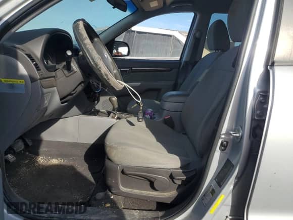 2010 Hyundai Santa Fe GLS с VIN 5NMSG3AB9AH382522, выставлен на аукционе Copart как лот 75125444 с пробегом 151 713 миль миль и Списание • Salvage title. История ставок и продаж доступна на DreamBid. Изображение 7.