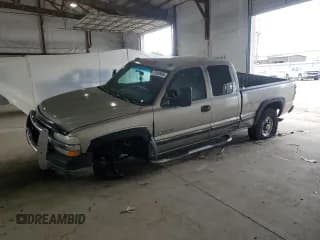 ✅ 2001 Chevrolet Silverado 2500HD LS • VIN: 1GCHC29U51E244324 • Лот: 57590905. Опубликован ранее на Copart с пробегом 177 655 миль. Бесплатный доступ к архиву аукционных продаж из США и подробный отчёт об истории автомобиля на DreamBid. Изображение 1.