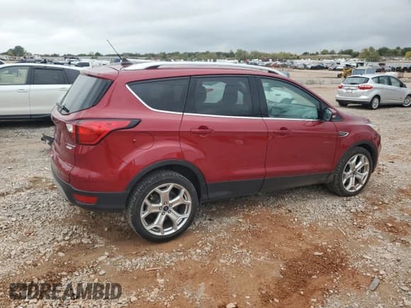 ✅ 2019 Ford Escape Titanium • VIN: 1FMCU0J98KUB00644 • Lot: 89912215. Wystawiony na Copart z przebiegiem 40 406 mil. Bezpłatny archiwum sprzedaży aukcyjnych z USA i szczegółowy raport historii pojazdu na DreamBid. Zdjęcie 3.