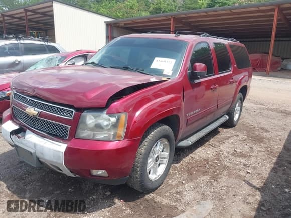 ✅ 2010 Chevrolet Suburban LT • VIN: 1GNUKJE36AR190377 • Lot: 42469372. Listed on IAAI with 173,274 mi. Free auction sales archive from the USA and detailed vehicle history report at DreamBid. Image 2.