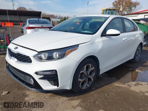 ✅ 2021 Kia Forte LXS • VIN: 3KPF24ADXME305290 • Lot: 43720445. Wystawiony na IAAI z przebiegiem 83 783 mil. Bezpłatny archiwum sprzedaży aukcyjnych z USA i szczegółowy raport historii pojazdu na DreamBid. Zdjęcie 2.