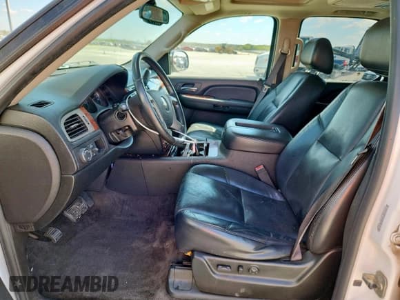 ✅ 2009 Chevrolet Tahoe LTZ • VIN: 1GNFC33J19R291907 • Lot: 84925375. Wystawiony na Copart z przebiegiem 210 706 mil. Bezpłatny archiwum sprzedaży aukcyjnych z USA i szczegółowy raport historii pojazdu na DreamBid. Zdjęcie 7.