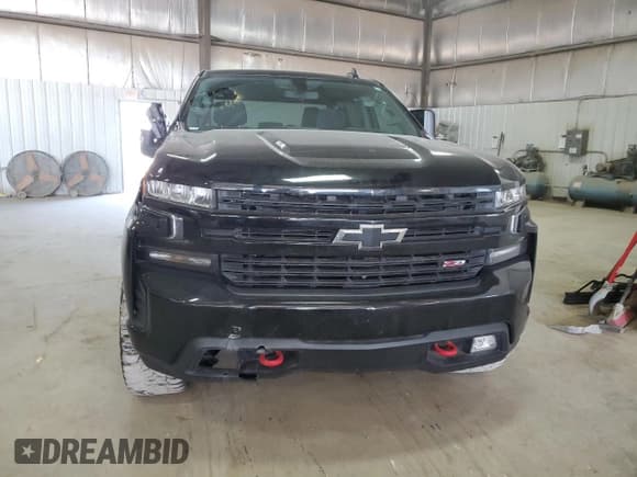 ✅ 2022 Chevrolet Silverado 1500 LT Trail Boss • VIN: 3GCPYFEL4NG101803 • Lot: 49608685. Wystawiony na Copart z przebiegiem 37 734 mil. Bezpłatny archiwum sprzedaży aukcyjnych z USA i szczegółowy raport historii pojazdu na DreamBid. Zdjęcie 5.