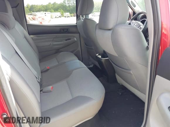 ✅ 2015 Toyota Tacoma PreRunner • VIN: 5TFKU4HN5FX006820 • Lot: 42647115. Listed on IAAI with 197,681 mi. Free auction sales archive from the USA and detailed vehicle history report at DreamBid. Image 8.