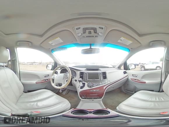 ✅ 2011 Toyota Sienna XLE • VIN: 5TDDK3DC7BS025818 • Лот: 92014065. Опубликован ранее на Copart с пробегом 138 638 миль. Бесплатный доступ к архиву аукционных продаж из США и подробный отчёт об истории автомобиля на DreamBid. Изображение 16.