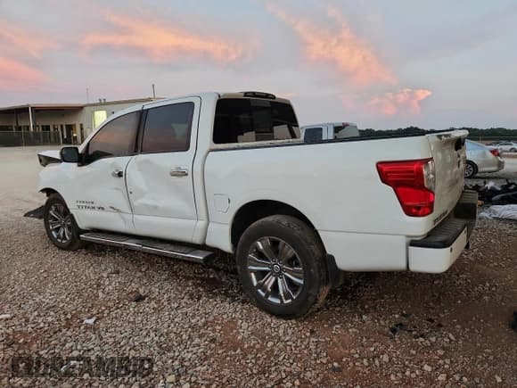 ✅ 2018 Nissan Titan SV • VIN: 1N6AA1E64JN504489 • Лот: 81207855. Опубликован ранее на Copart с пробегом 168 248 миль. Бесплатный доступ к архиву аукционных продаж из США и подробный отчёт об истории автомобиля на DreamBid. Изображение 2.