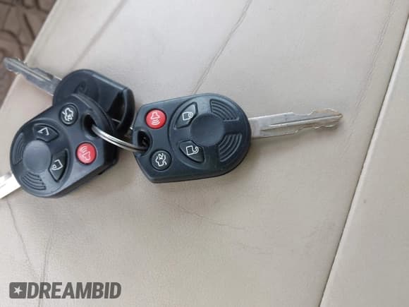 ✅ 2009 Ford Escape Limited • VIN: 1FMCU04GX9KA16180 • Lot: 43486908. Listed on IAAI with 133,848 mi. Free auction sales archive from the USA and detailed vehicle history report at DreamBid. Image 11.