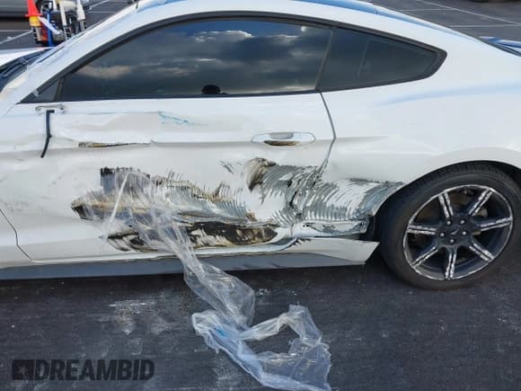 ✅ 2019 Ford Mustang GT • VIN: 1FA6P8CF6K5173649 • Lot: 42172829. Listed on IAAI with 85,346 mi. Free auction sales archive from the USA and detailed vehicle history report at DreamBid. Image 6.