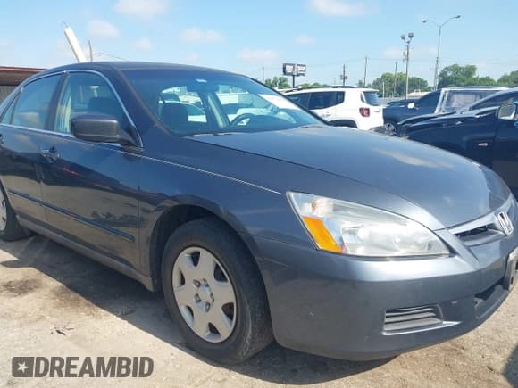 ✅ 2007 Honda Accord LX • VIN: 3HGCM56437G700174 • Lot: 42374860. Listed on IAAI with 257,073 mi. Free auction sales archive from the USA and detailed vehicle history report at DreamBid. Image 1.
