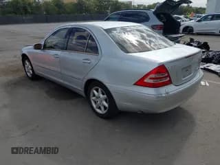 ✅ 2004 Mercedes-Benz C 320 • VIN: WDBRF64JX4F507615 • Lot: 43496597. Wystawiony na IAAI z przebiegiem 186 786 mil. Bezpłatny archiwum sprzedaży aukcyjnych z USA i szczegółowy raport historii pojazdu na DreamBid. Zdjęcie 3.