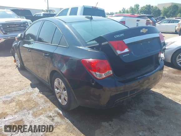 ✅ 2016 Chevrolet Cruze LS • VIN: 1G1PB5SH2G7187261 • Lot: 42927213. Listed on IAAI with 124,909 mi. Free auction sales archive from the USA and detailed vehicle history report at DreamBid. Image 3.