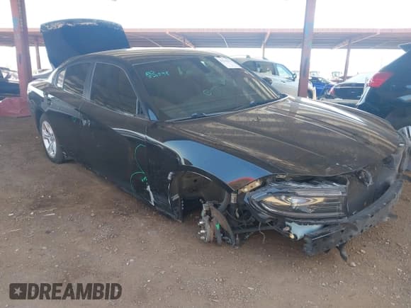 ✅ 2022 Dodge Charger SXT • VIN: 2C3CDXBG8NH196670 • Lot: 43232275. Wystawiony na IAAI z przebiegiem 69 560 mil. Bezpłatny archiwum sprzedaży aukcyjnych z USA i szczegółowy raport historii pojazdu na DreamBid. Zdjęcie 1.