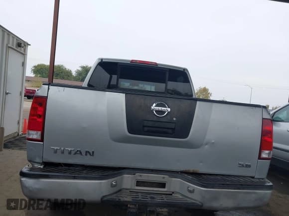 ✅ 2005 Nissan Titan SE • VIN: 1N6AA07BX5N506077 • Lot: 43799695. Listed on IAAI with 210,025 mi. Free auction sales archive from the USA and detailed vehicle history report at DreamBid. Image 17.