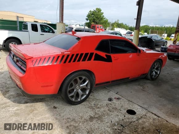 ✅ 2015 Dodge Challenger SXT Plus • VIN: 2C3CDZBG3FH901498 • Lot: 58166004. Wystawiony na Copart z przebiegiem Nie podano. Bezpłatny archiwum sprzedaży aukcyjnych z USA i szczegółowy raport historii pojazdu na DreamBid. Zdjęcie 3.