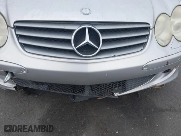 ✅ 2005 Mercedes-Benz SL 500 • VIN: WDBSK75FX5F089216 • Лот: 43628851. Опубликован ранее на IAAI с пробегом 131 800 миль. Бесплатный доступ к архиву аукционных продаж из США и подробный отчёт об истории автомобиля на DreamBid. Изображение 17.